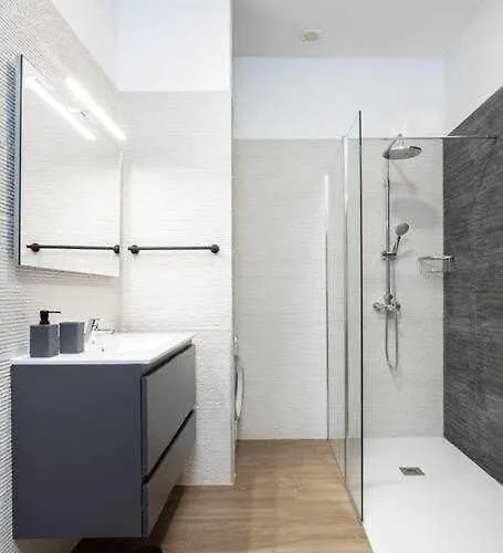 Sunnyland Cruz Loft Parking