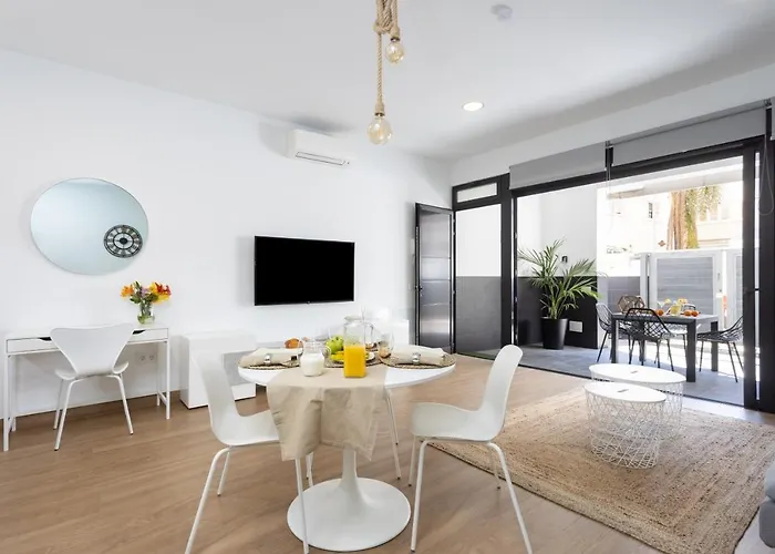 Sunnyland Cruz Loft Parking *