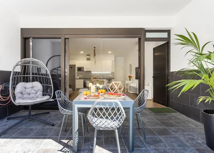 Sunnyland Cruz Loft Parking *