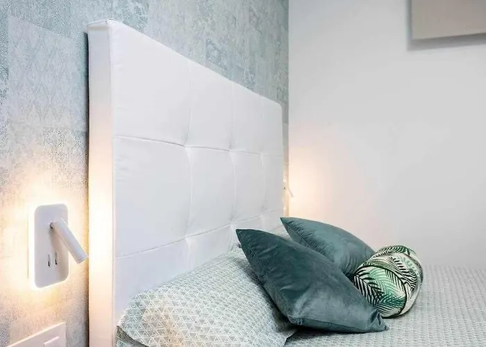Sunnyland Cruz Loft Parking *
