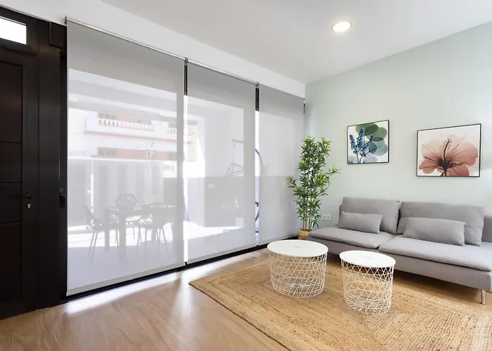 Sunnyland Cruz Loft Parking *